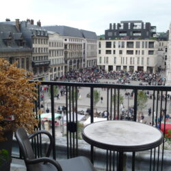 Hotel-le-cardinal__cathedrale_notredame_vue