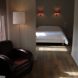 Hotel-le-cardinal_chambre_double_terasse_cathedrale